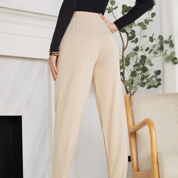 NWOT 🔥High Waist Button Detail Knit Pants🔥 - Picture 5 of 7